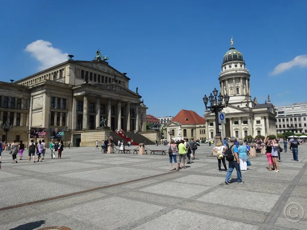 ​Berlin Stadtrundfahrt Gendarmenmarkt Konzert Haus