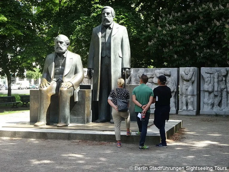 Karl Marx Friedrich Engels The Communist Manifesto