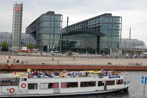 Berlin Tour Central Train Station