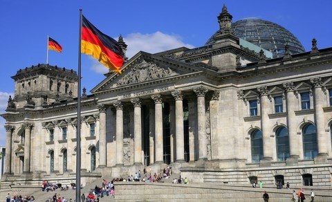 Berlin Stadtrundfahrt am Reichstag